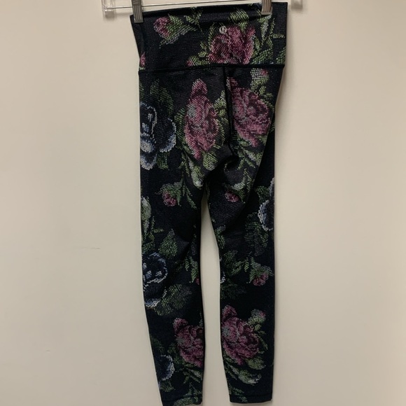 Lululemon high times 7/8 legging - Picture 8 of 13